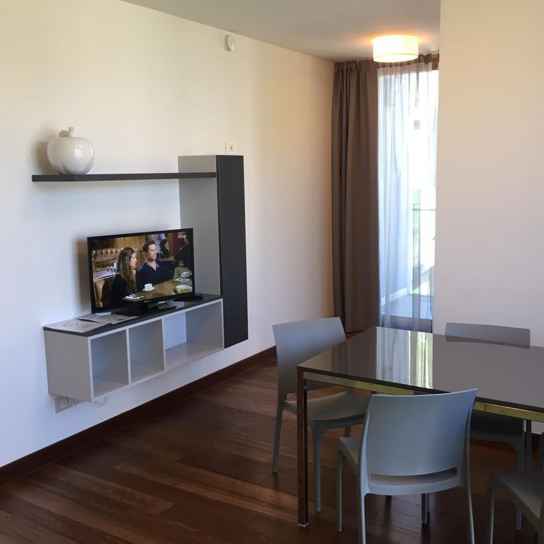 Komodo Short Stay Apartments 特伦托 外观 照片