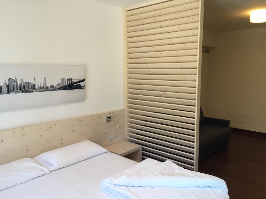 Komodo Short Stay Apartments 特伦托 外观 照片